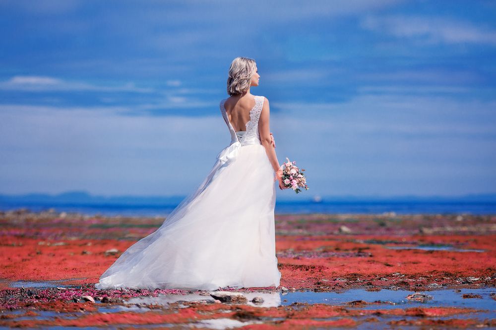 глядя вдаль