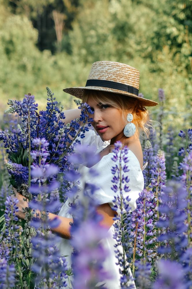 Цветущие люпины и прекрасная София