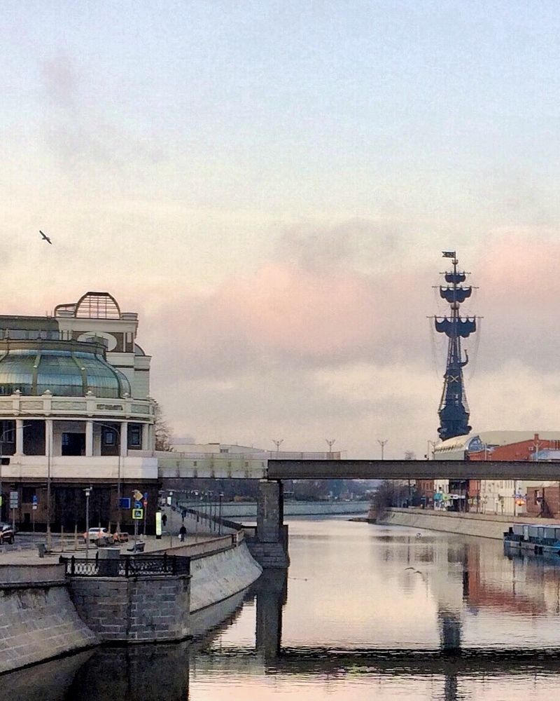 Morning by the Moskva River.