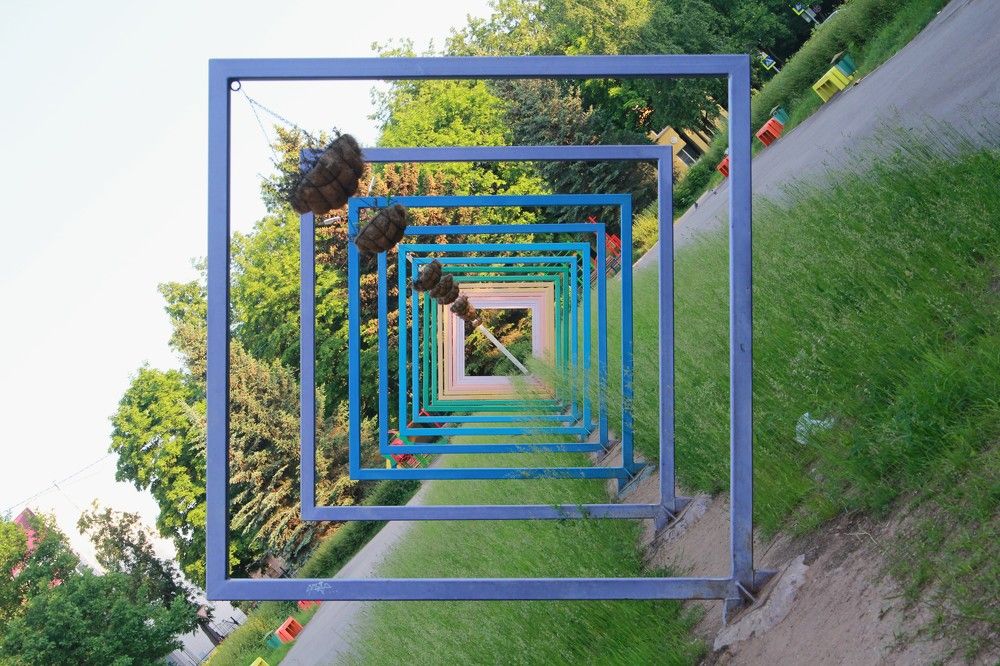 В квадрате.