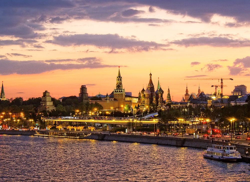 Вечерний город