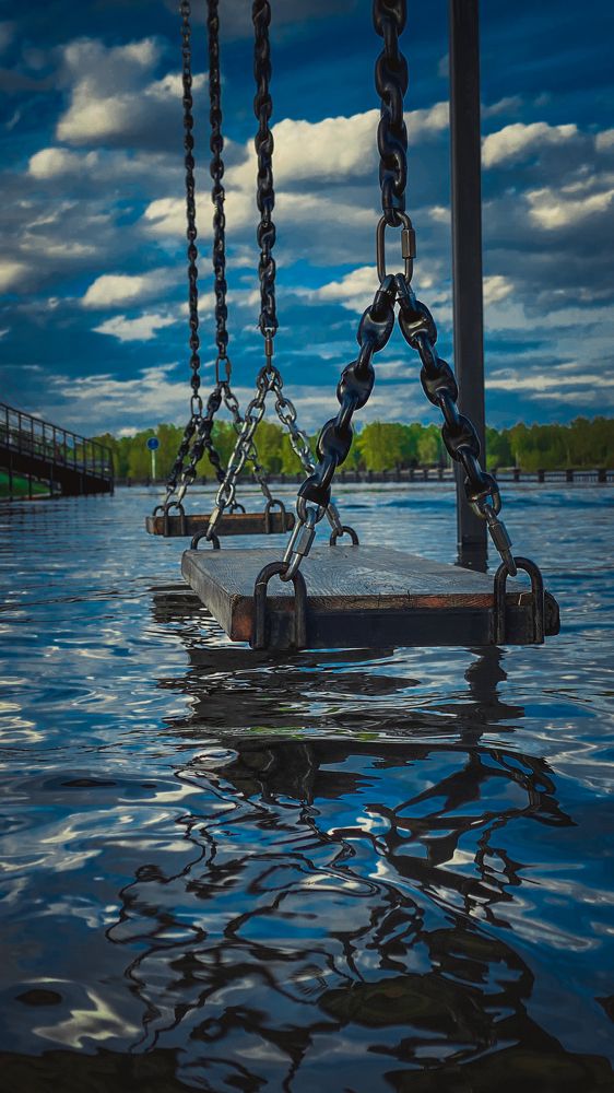 Тонущий берег