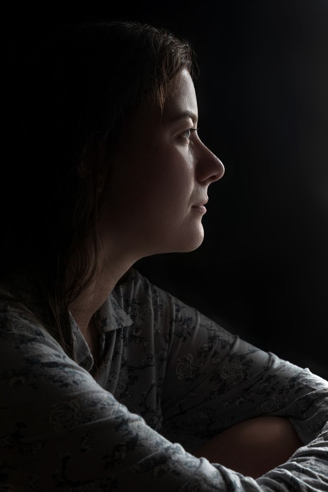 Девушка в мягком свете