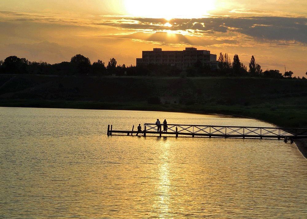 Закат на Будакской косе