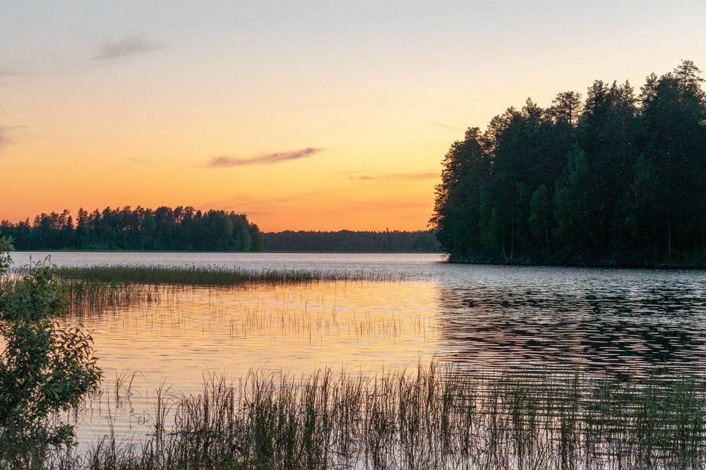 Закат на озере Сандал