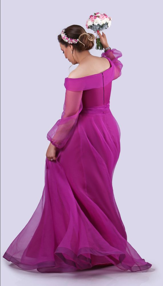 Photograph by Hossna Tanzif