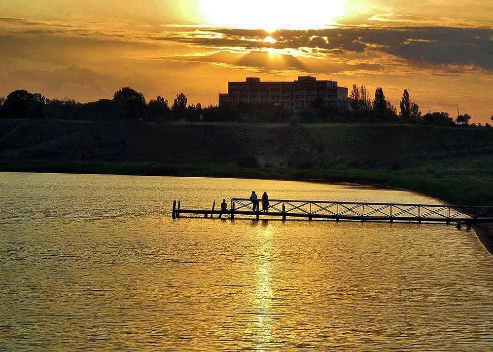 Закат на Будакской косе