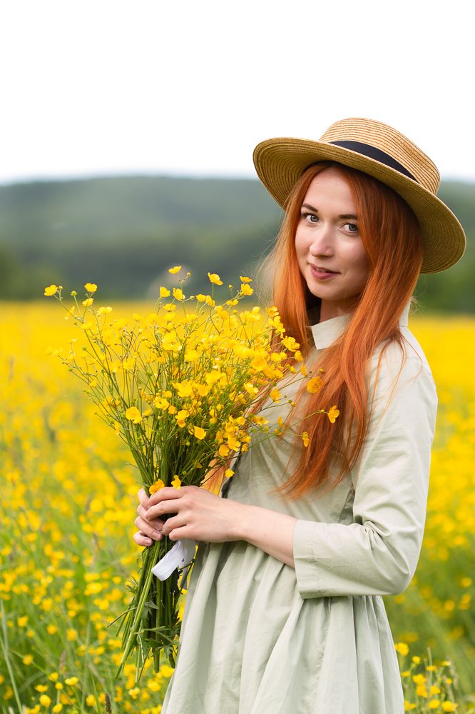 Девушка в шляпе