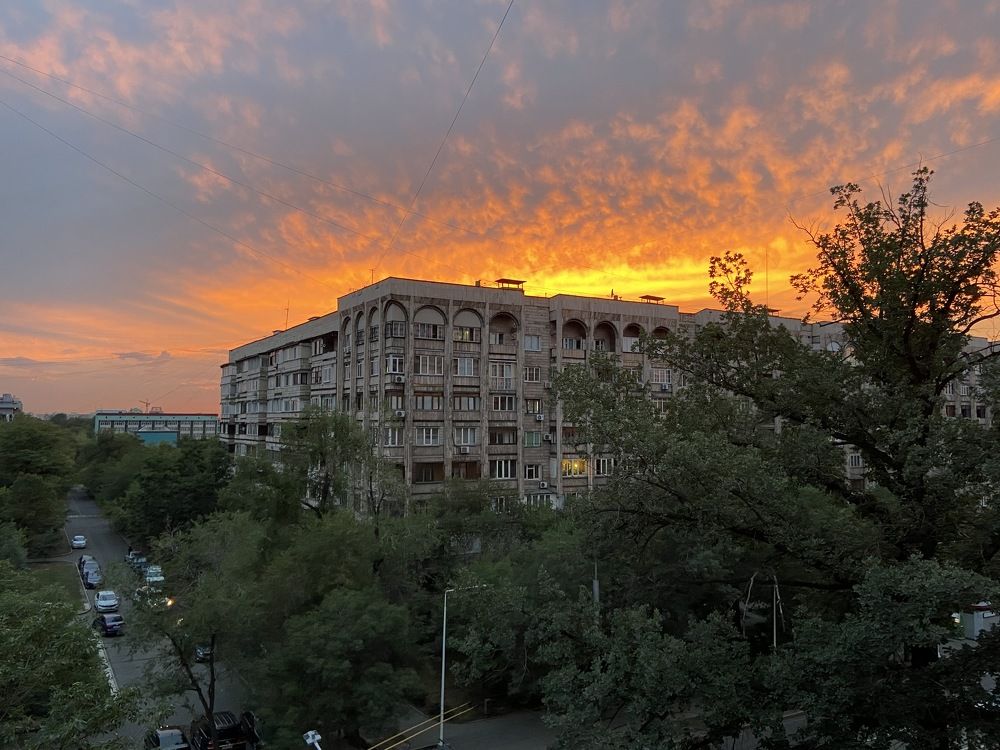 На закате дня.