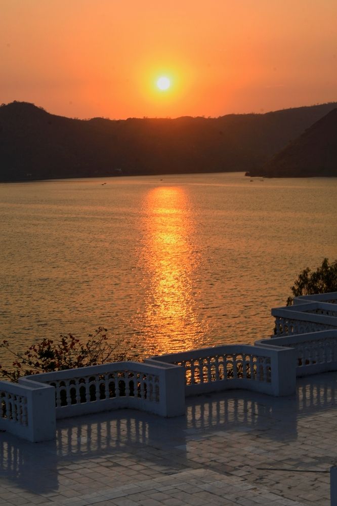 Sunset - Jaisamand Island Resort