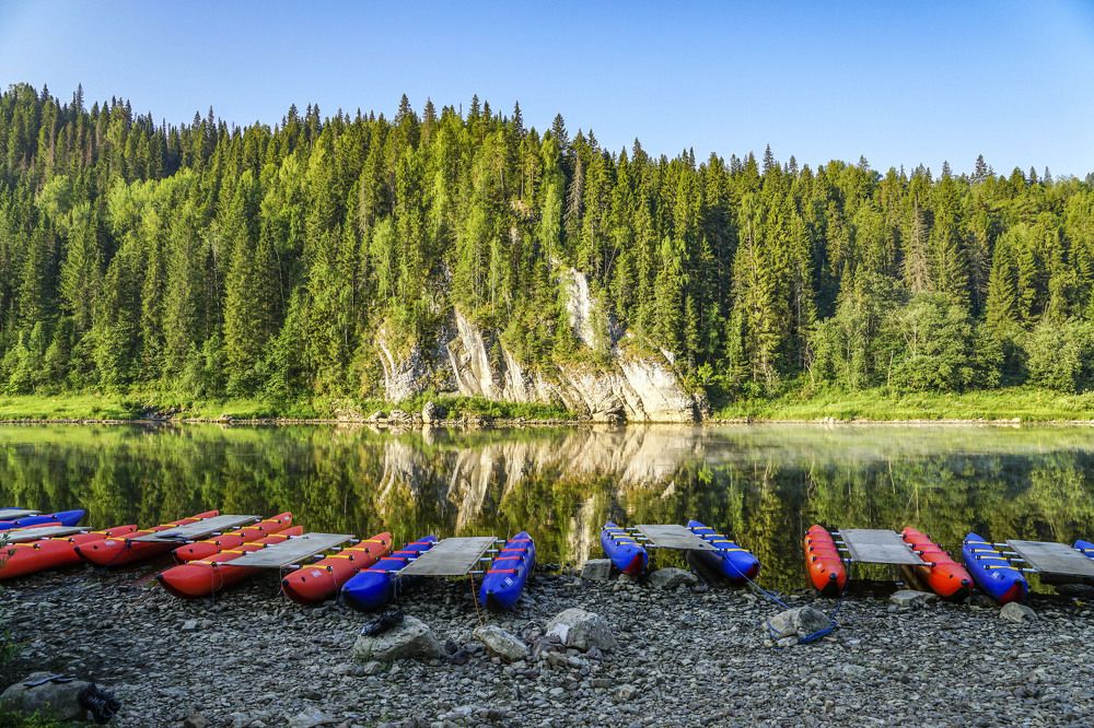 Река Чусовая ранним июльским утром. Средний Урал, Пермский край...