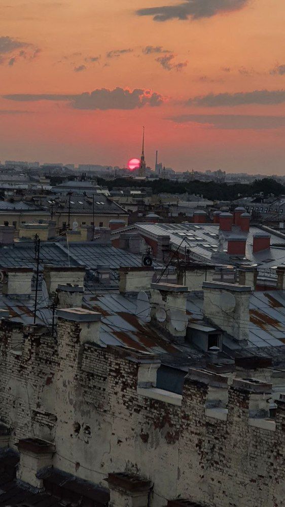 Крыши Питера под закатом