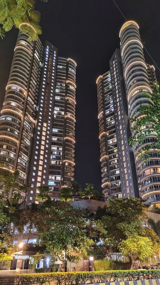 Skyscraper - Club Aquaria Enterprises.