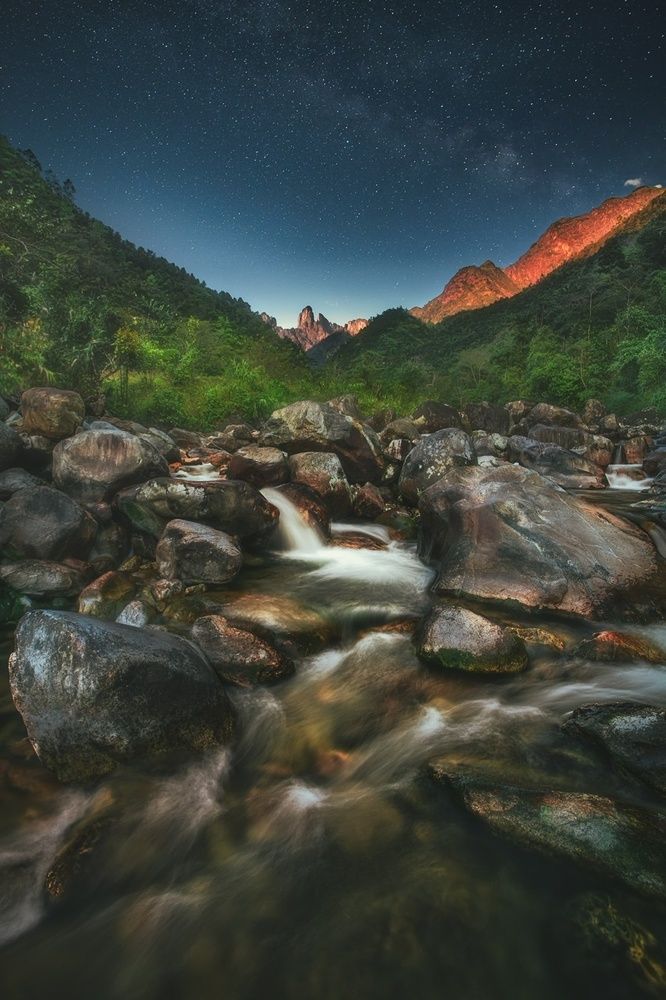 Ngu Chi Son Mountain