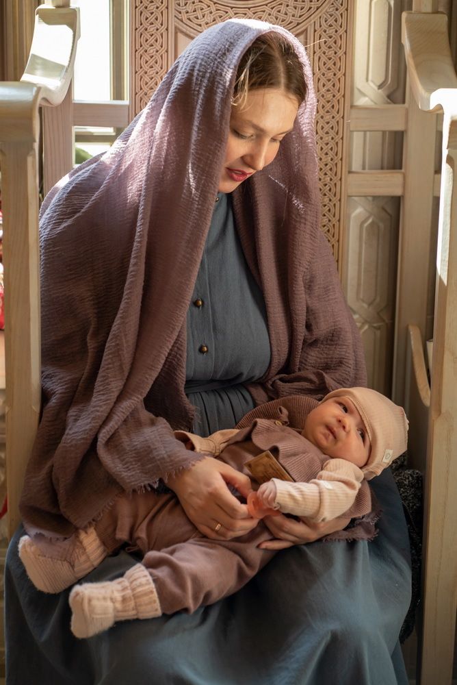 Motherhood   2021