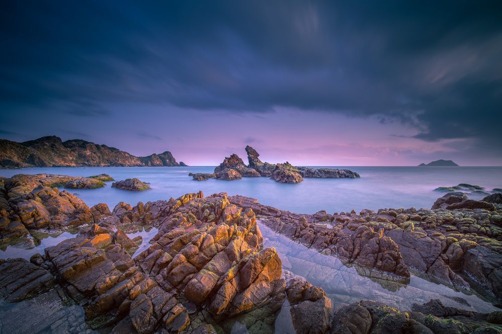 Waist wind in the sunshine