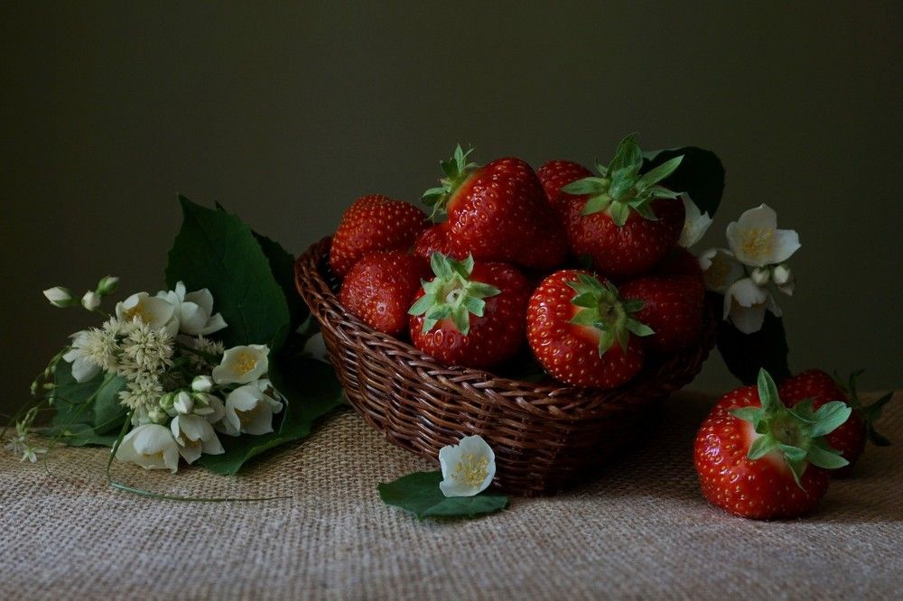 Клубника и жасмин
