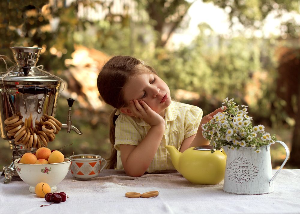Полуденное чаепитие в саду