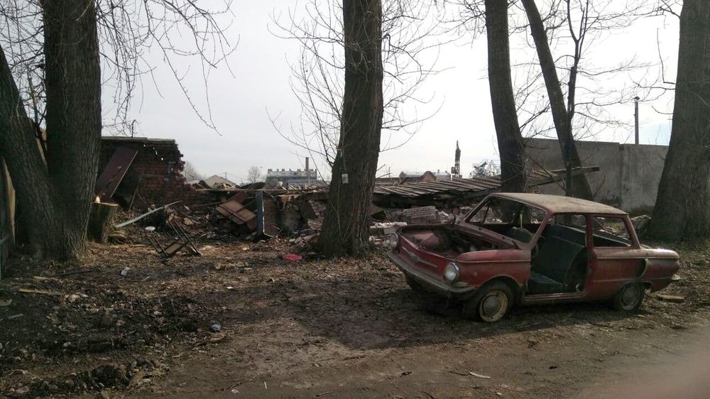 Во дворе. Санкт-Петербург.