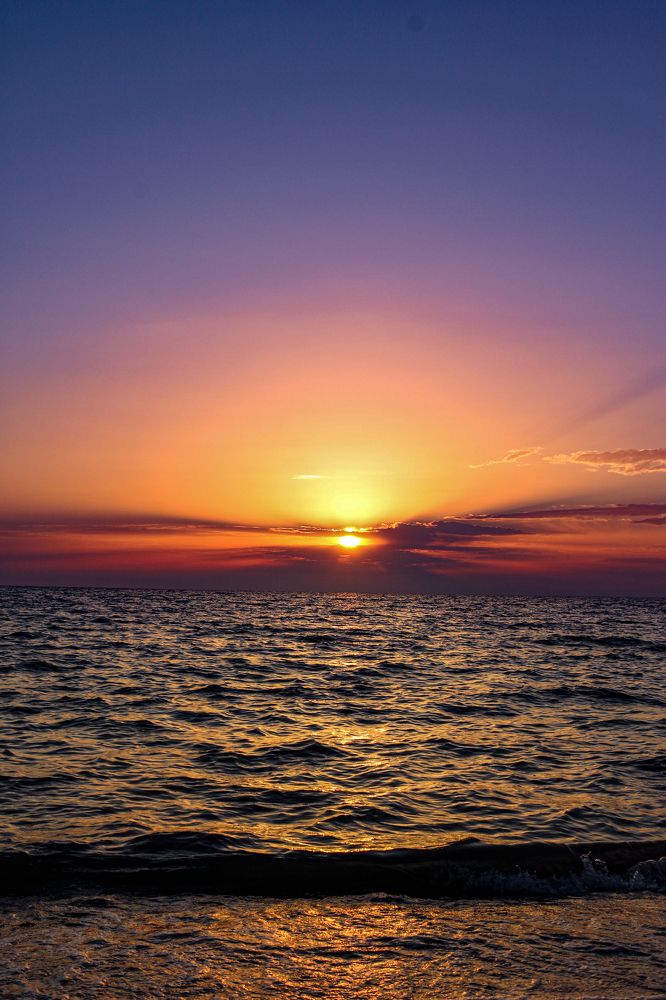 Закат на море.