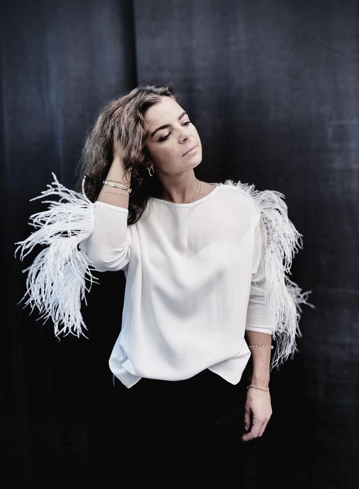 Portrait… Feathers….