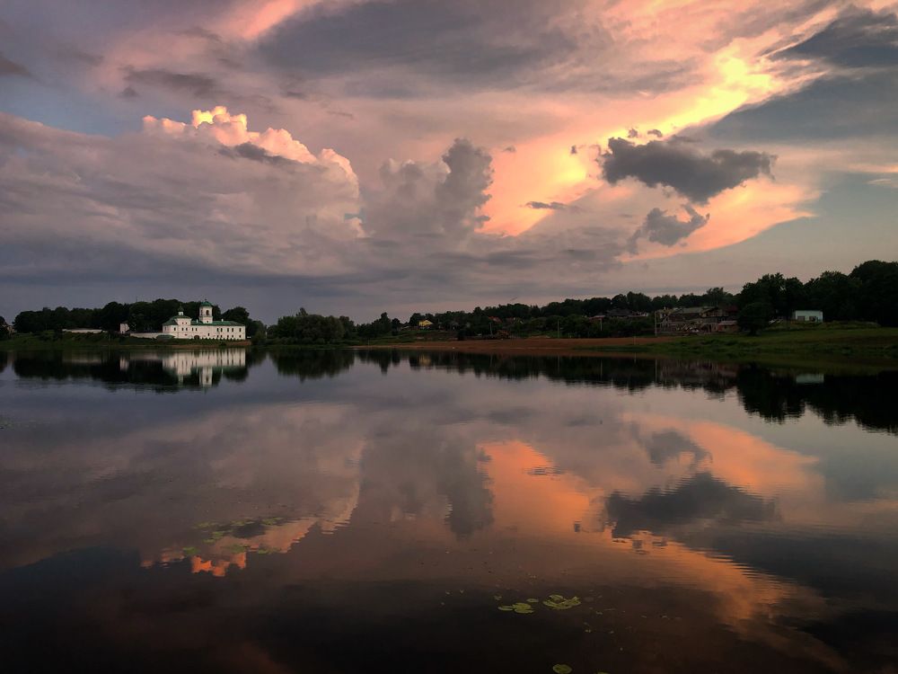 МИРОЖСКИЙ МОНАСТЫРЬ