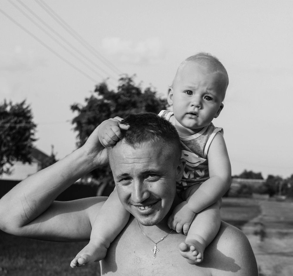 Папа и сын...