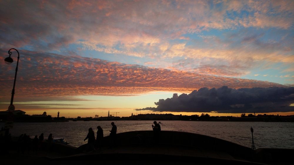 Закат на дворцовой набережной