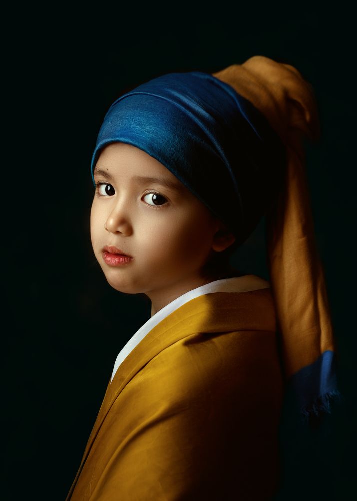 Girl without pearl earing