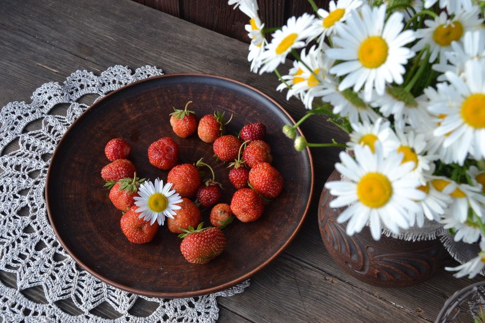 С клубникой