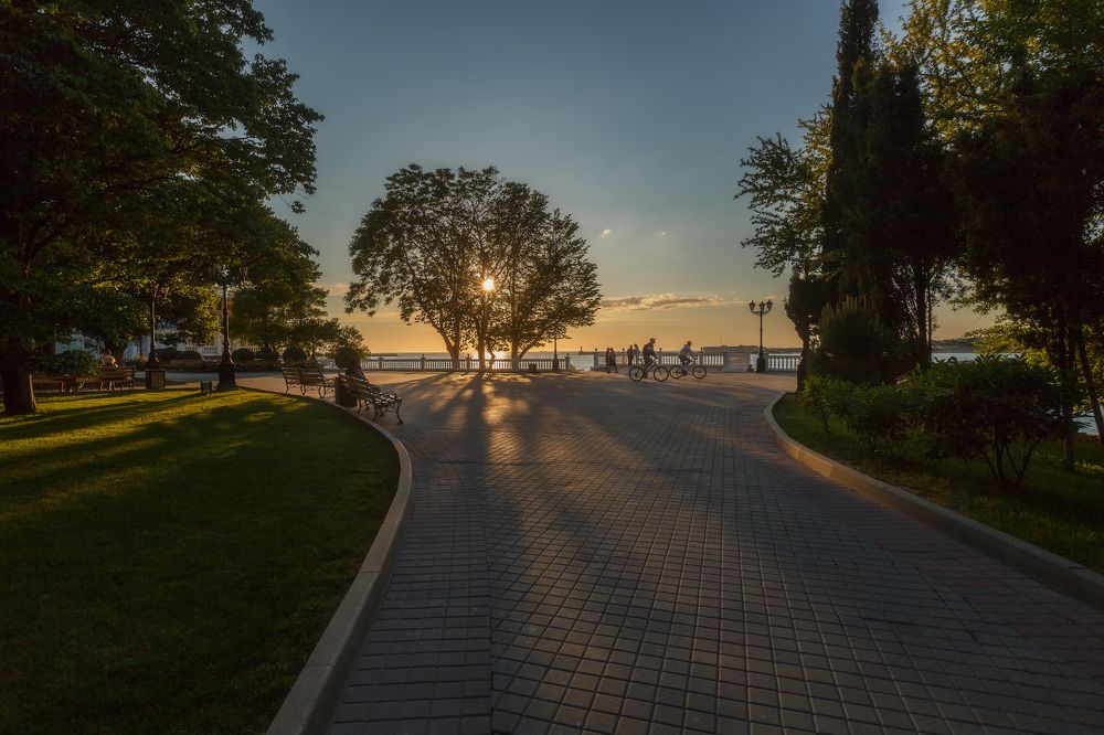 Летний вечер Приморского бульвара.