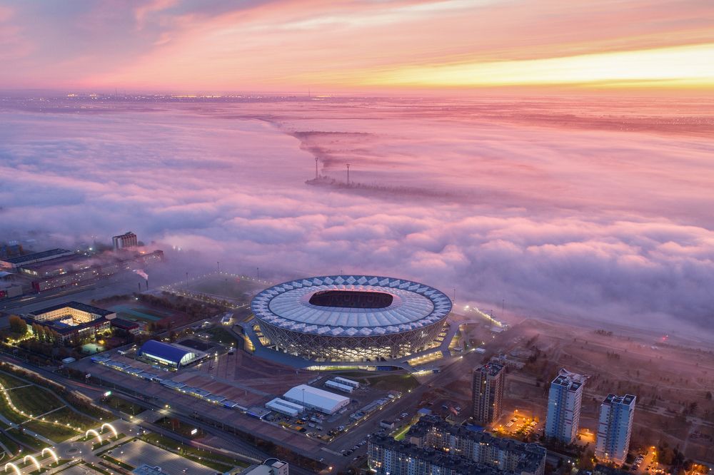 Райский рассвет над футбольной ареной