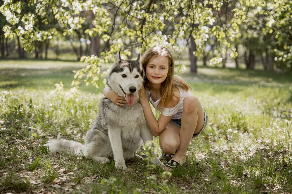 Девочка с собакой