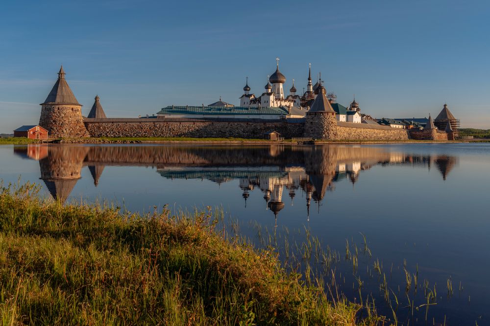 Соловецкий монастырь на рассвете