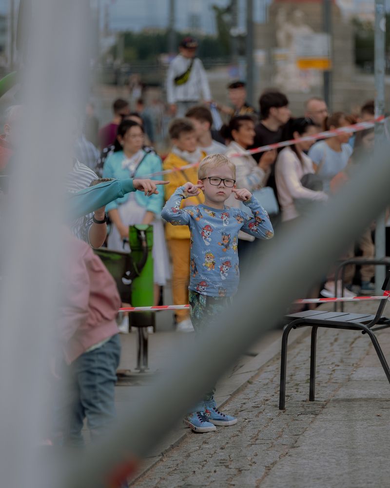 Эй, что так громко?!