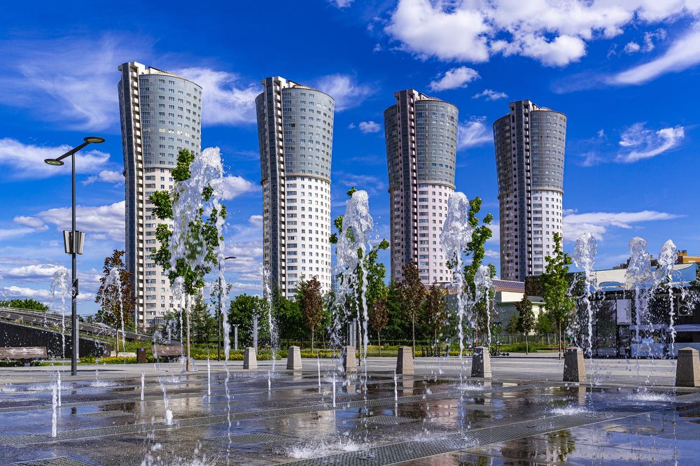 View of the residential complex. Khodynskoye Field Park.