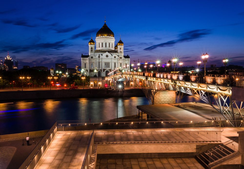 Летние сумерки над Москвой