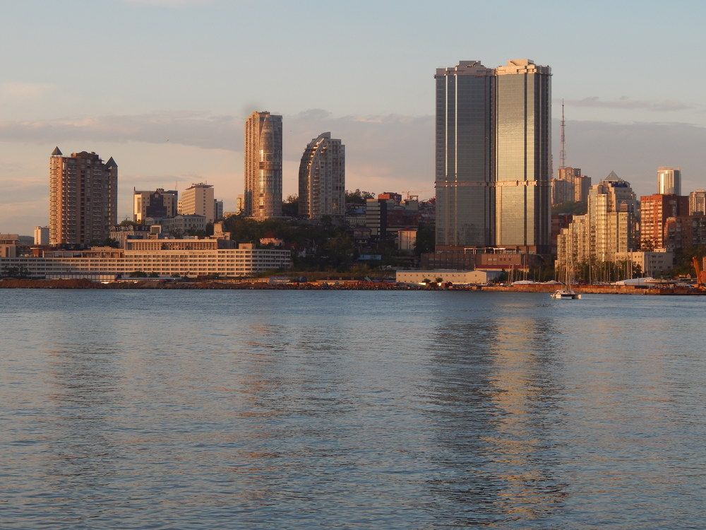 Город у моря. Владивосток.