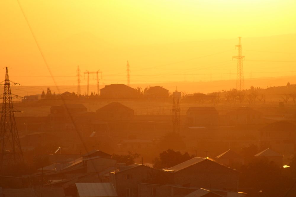 Желтый туман на закате