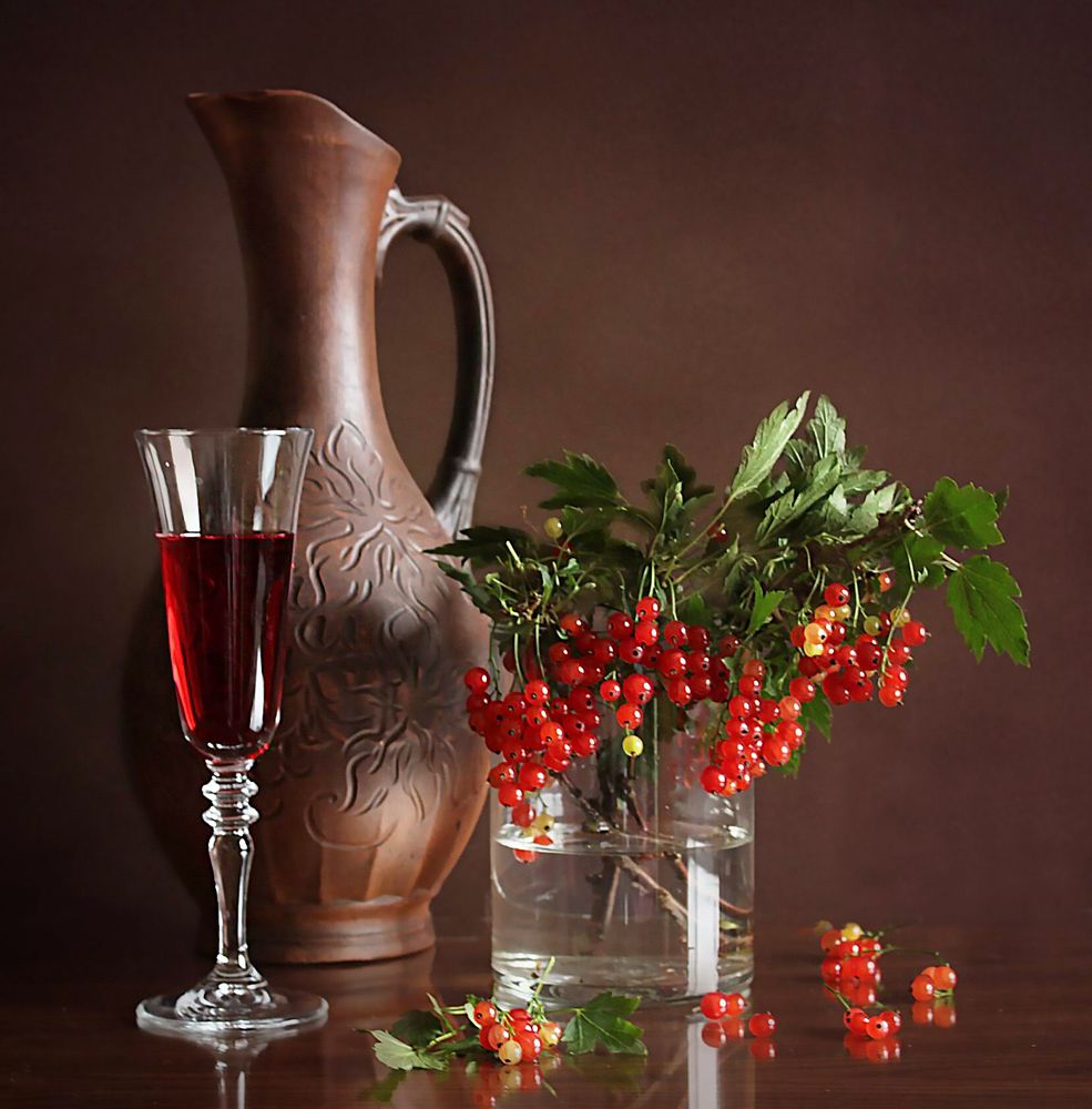 С красной смородиной.