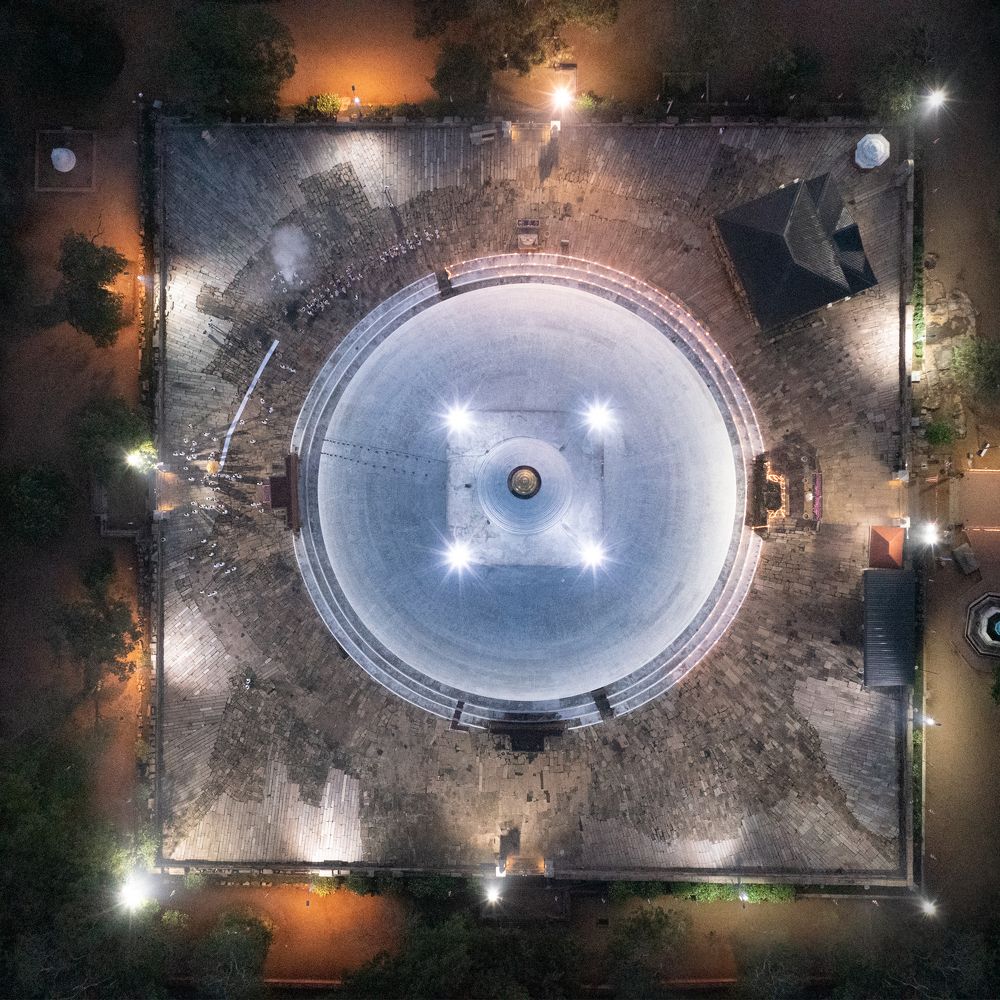 Flying Above 2500 years of history.