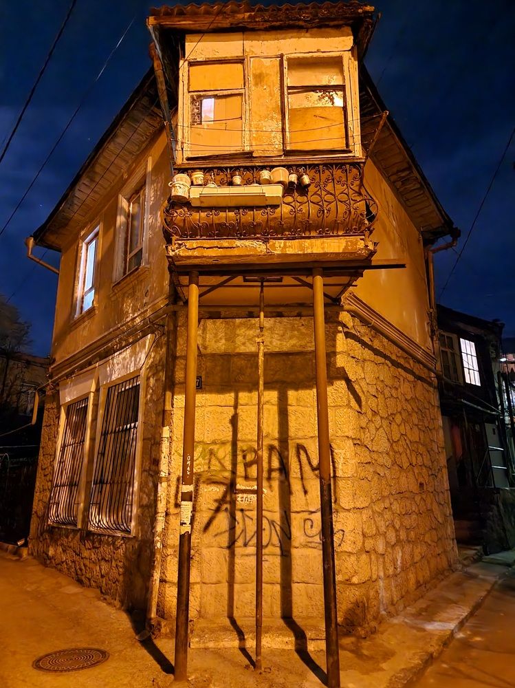 Сдается номер Люкс в центре Ялты, дорого!