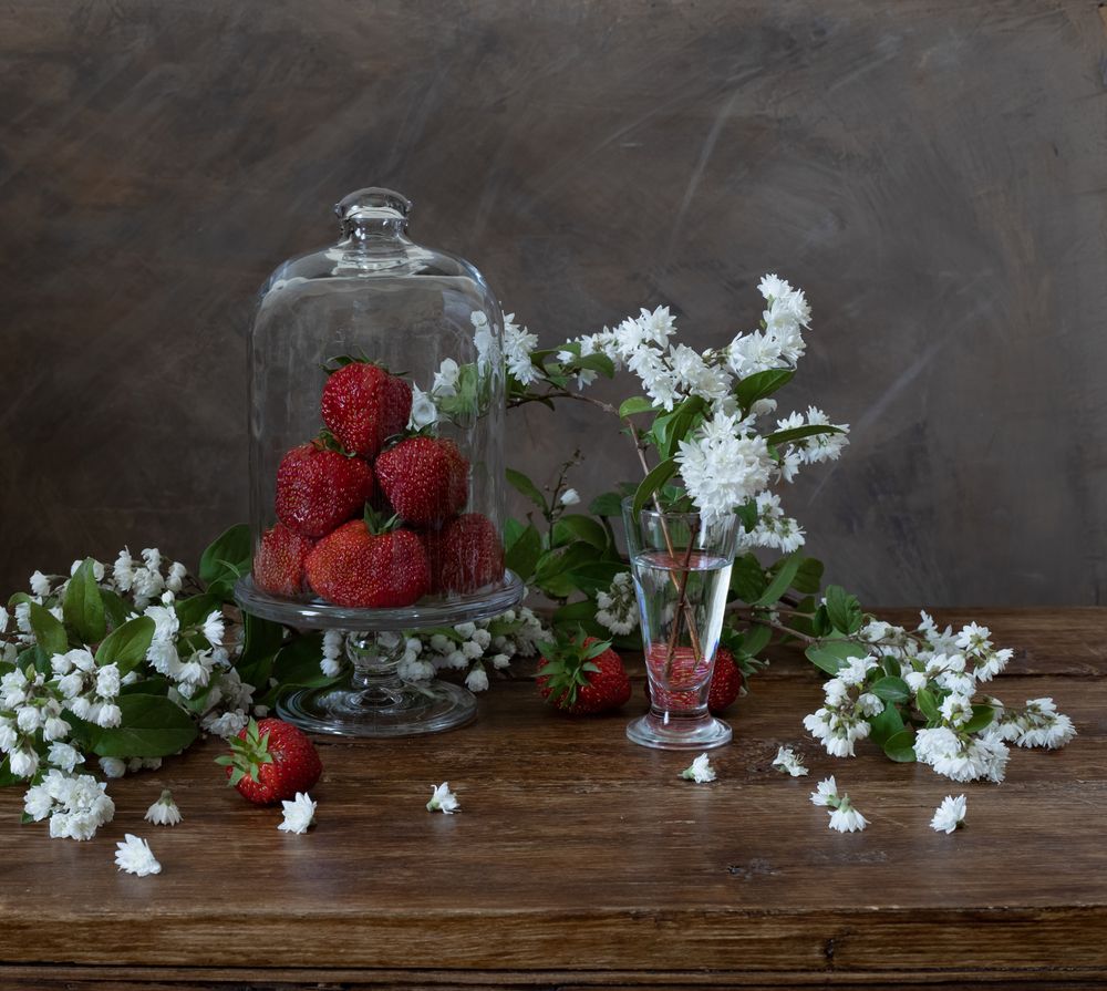 С клубникой