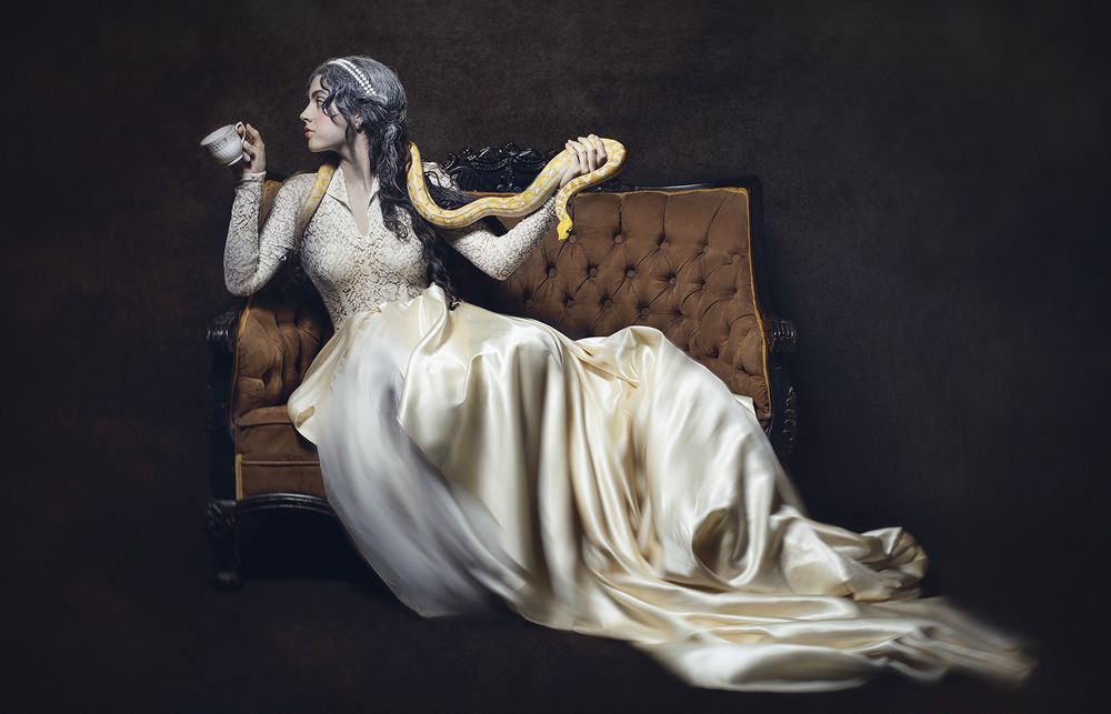 Mujeres y serpientes