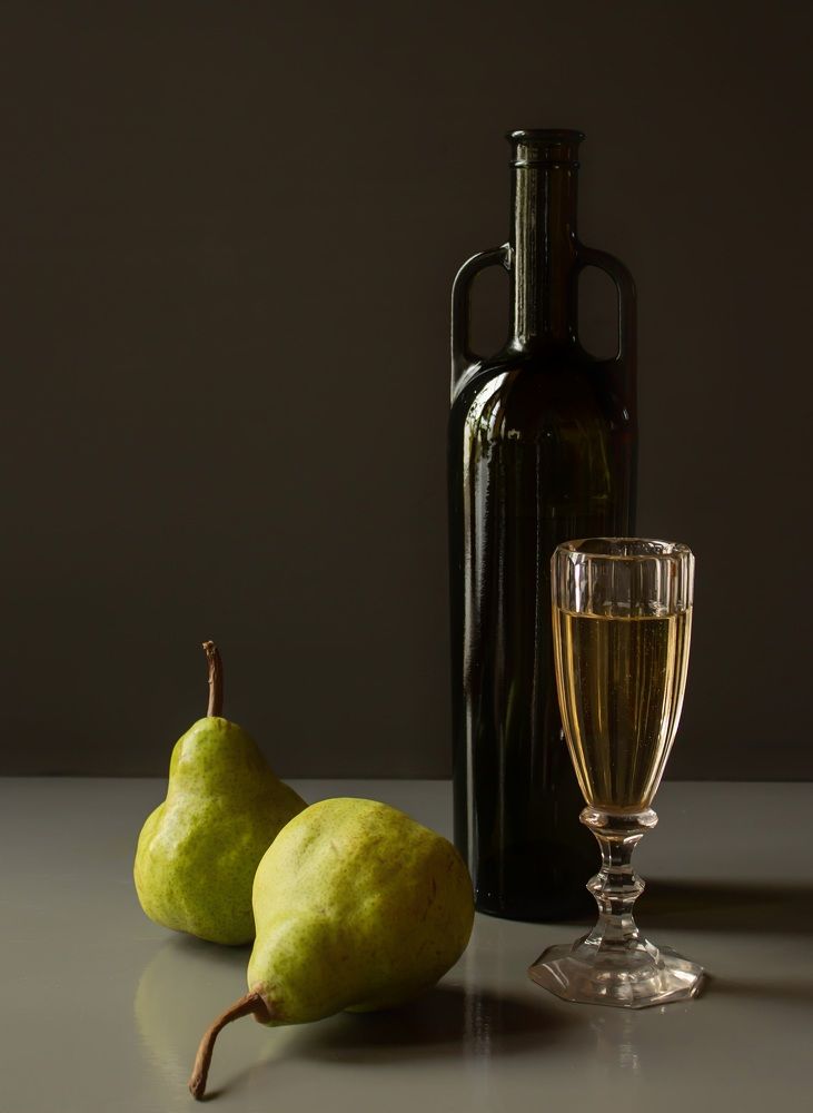 Дюшес и бокал с лимонадом