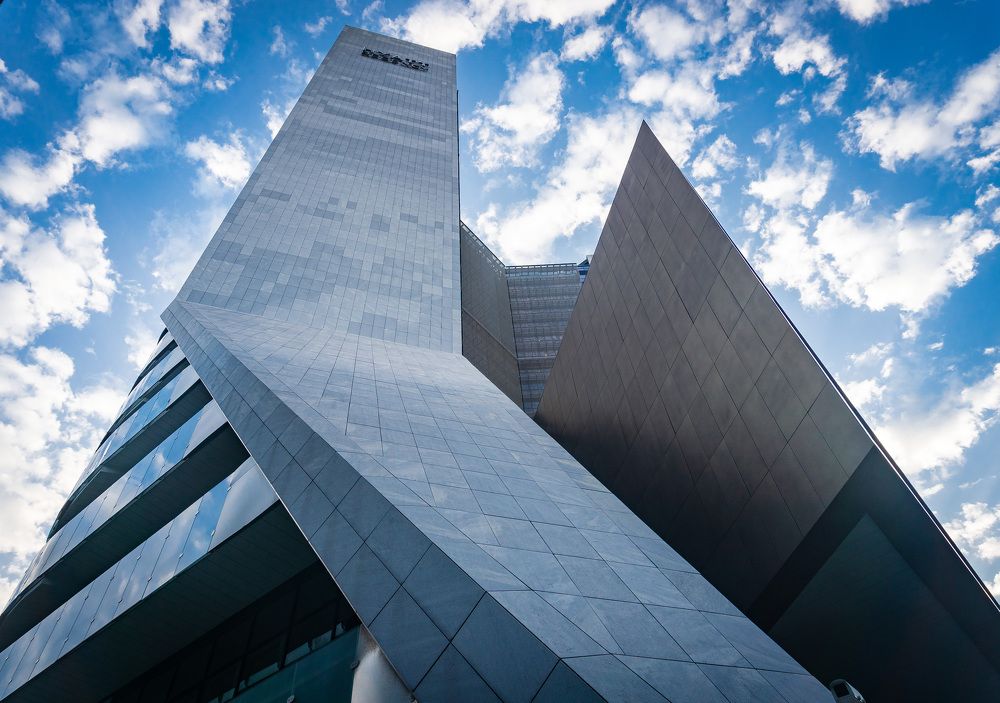 В верх к облакам