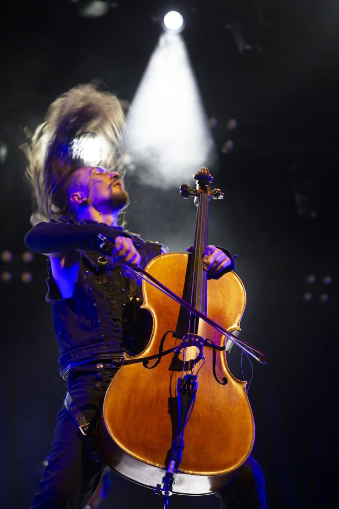 Rock cellos