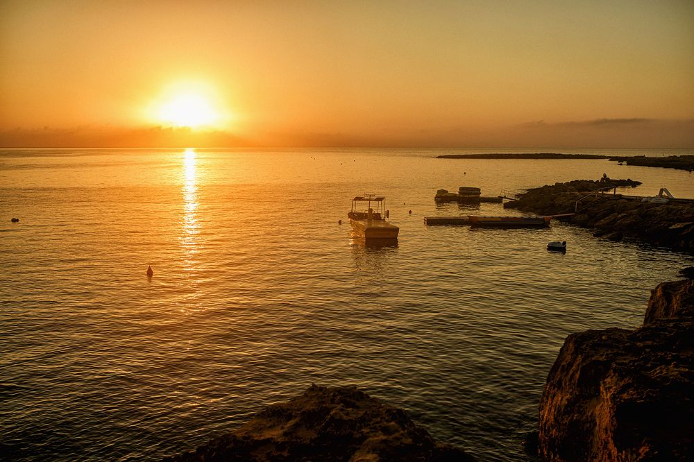 Рассвет над Средиземным морем