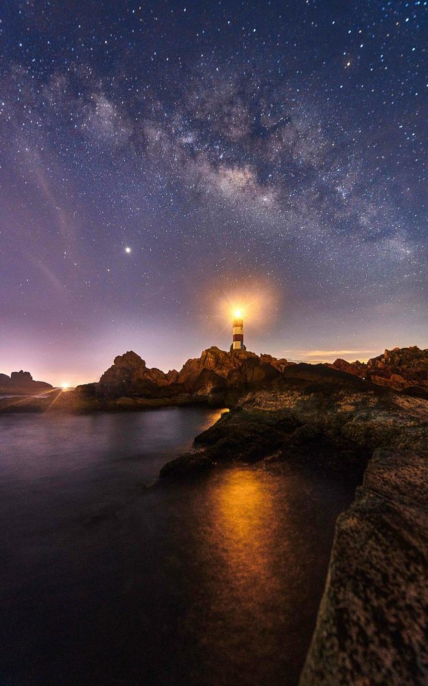 Photograph by LÂM VŨ