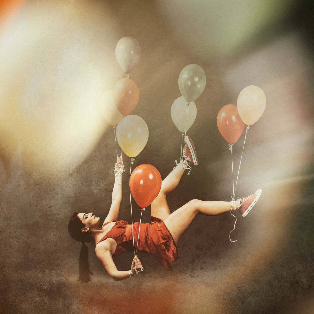 Anna-Valeria with balloons